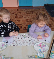Аппликация в детском саду Аппликация в детском саду.